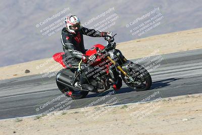 media/Dec-01-2025-Moto Forza (Mon) [[2daa91e15f]]/2-Intermediate Group/Session 4 Turn 9/